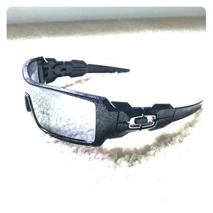 Men’s Oakley sunglasses